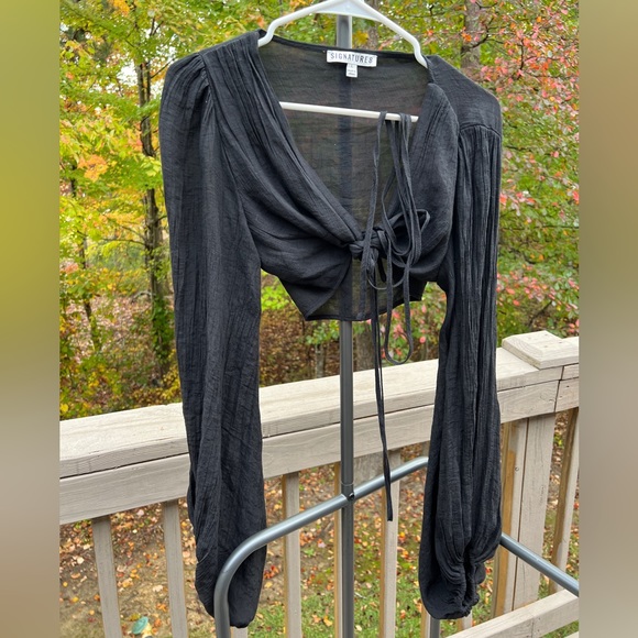 Cropped Long Sleeve - Picture 1 of 3